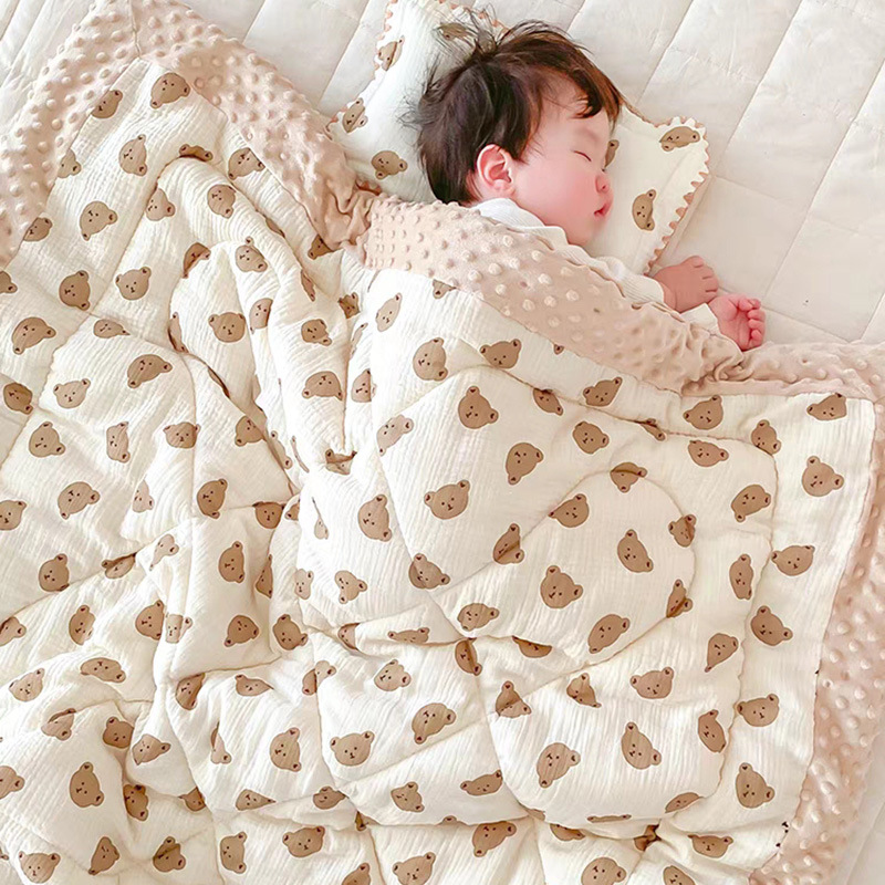 Baby Sensory Dot Cotton Quilt  - Baby Nursery Quilts recensie en prijs