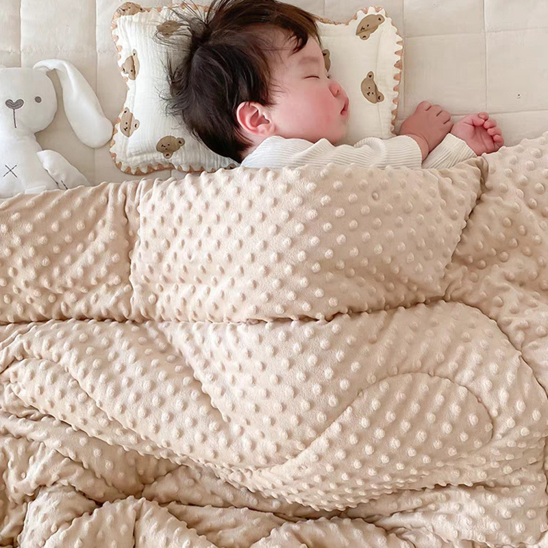 Baby Sensory Dot Cotton Quilt  - Baby Nursery Quilts recensie en prijs