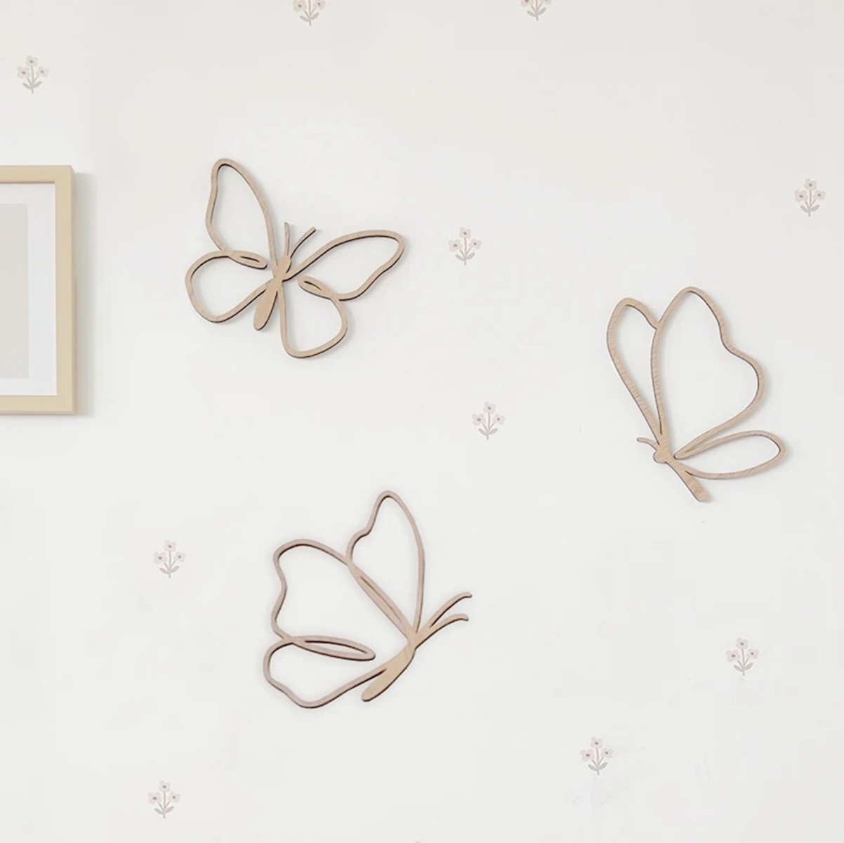 wooden butterflies sign, Woode - Baby Nursery Needs recensie en prijs